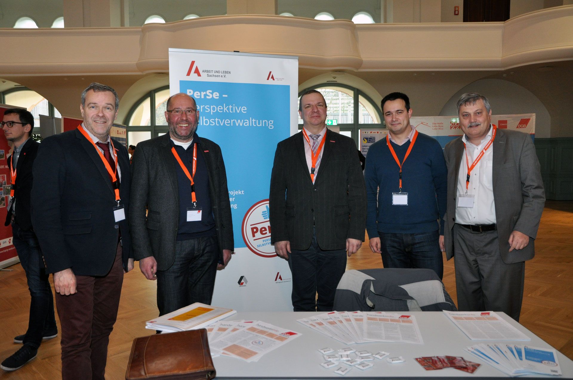 Jörg Dittrich, Präsident der Handwerkskammer Dresden, Hans-Ulrich Kunz, Vizepräsident der Handwerkskammer Dresden, Roland Ermer, Präsident des Sächsischen Handwerkstages, Andreas Wenig und Frank Schott (v. l. n. r.)